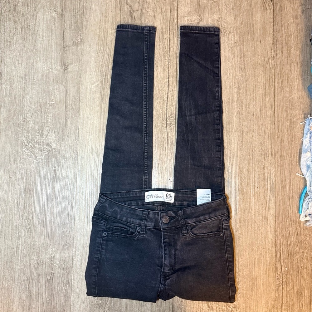 Abercrombie & Fitch Dark Gray Skinny Jeans